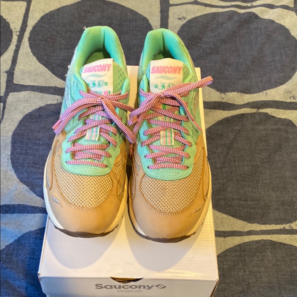 Saucony 3D grid hurricane size 10 aqua/gray